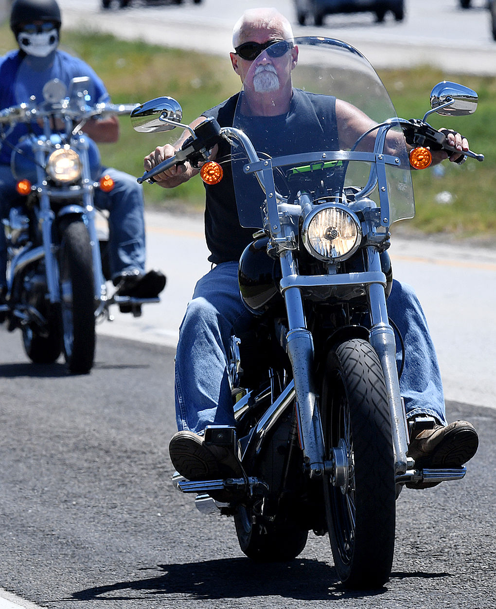 Hundreds of bikers ride in 9/11 memorial